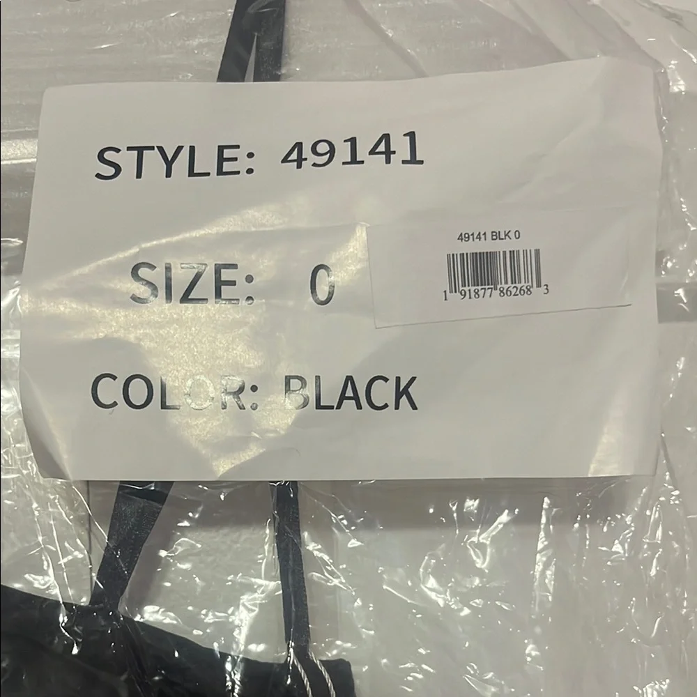 NWT- size 0- mac duggal - Black One-Shoulder high-low Dress - Picture 8 of 8